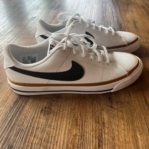 Nike Court Legacy tennis shoes